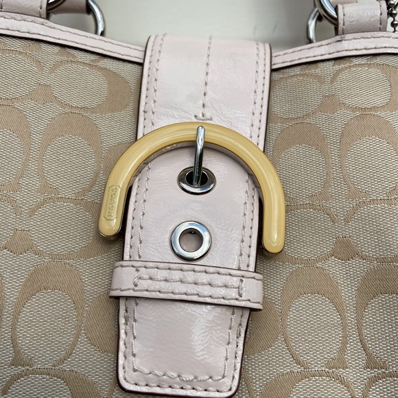 Coach purse. - Picture 10 of 16